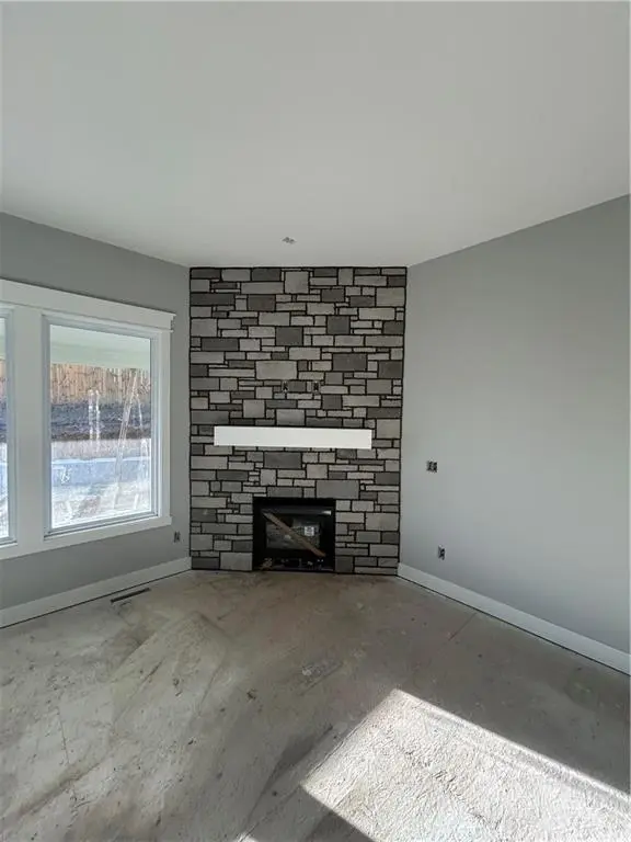 1917 Ridge Tree DR, Pleasant Hill, MO 64080