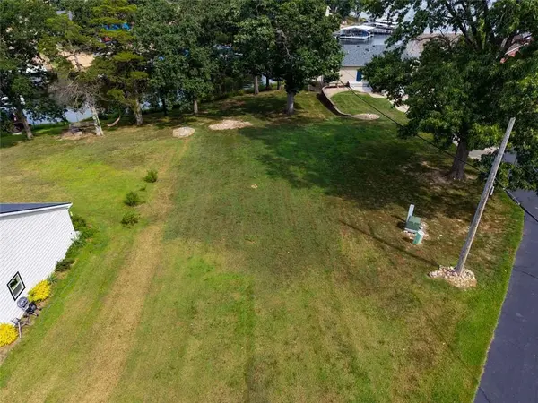 129 Drake LN, Climax Springs, MO 65324