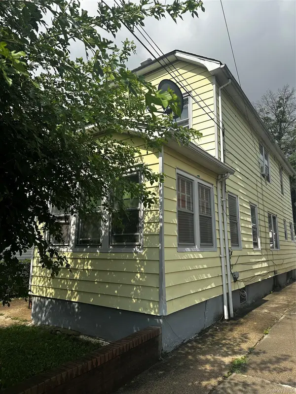 11824 219th ST, Cambria Heights, NY 11411