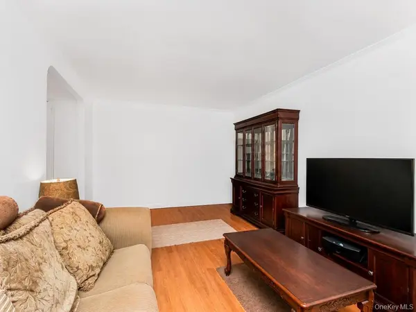 306 E Mosholu Pkwy #4F, Bronx, NY 10458