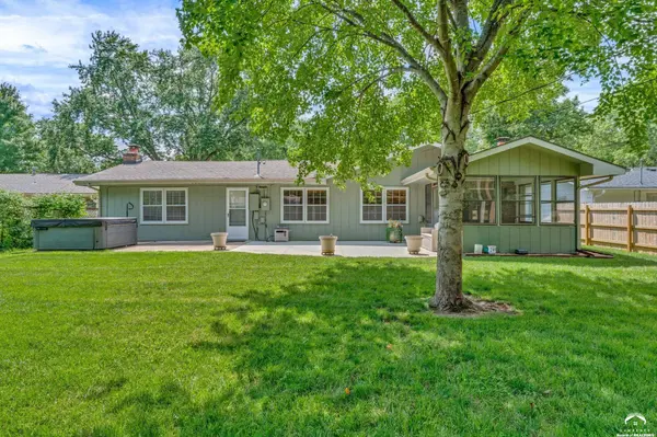 2904 Belle Haven DR, Lawrence, KS 66046