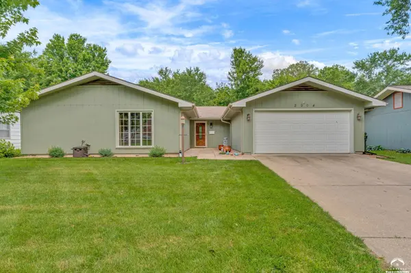 2904 Belle Haven DR, Lawrence, KS 66046