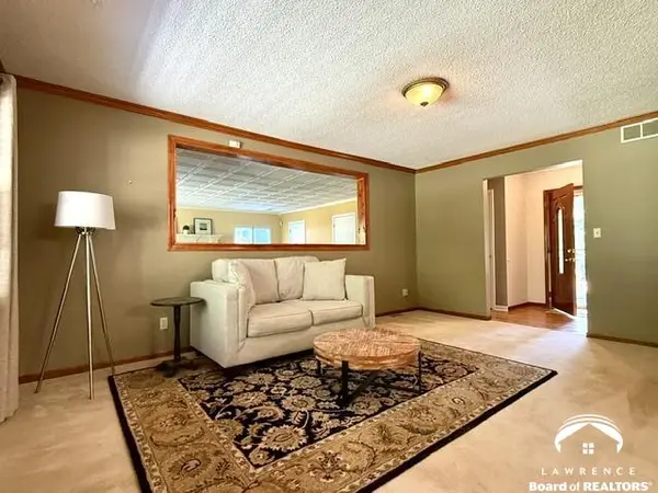 2904 Belle Haven DR, Lawrence, KS 66046