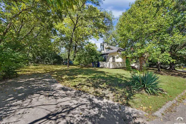 241 Concord RD, Lawrence, KS 66049