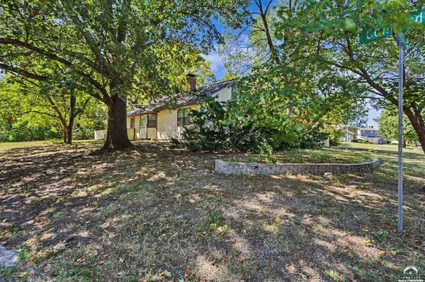 241 Concord RD, Lawrence, KS 66049