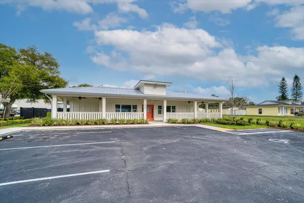 360 CLEARWATER LARGO RD N, Largo, FL 33770