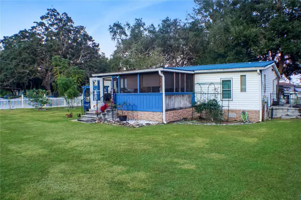 18660 SE 25TH PL,  Ocklawaha,  FL 32179