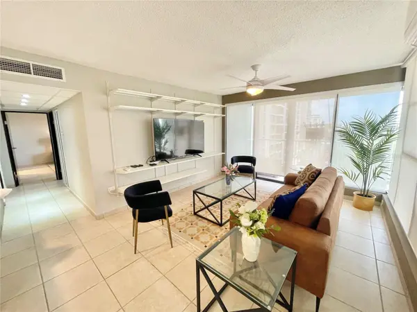 Cond. Castillo del Mar AVE. ISLA VERDE #501, Carolina, PR 00979