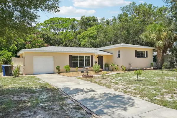 1580 ROBINSON DR N, St Petersburg, FL 33710