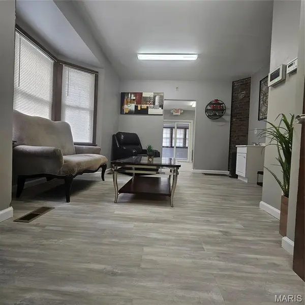 696 St. Ferdinand, Florissant, MO