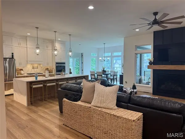 9879 E Vista DR, Hillsboro, MO 63050