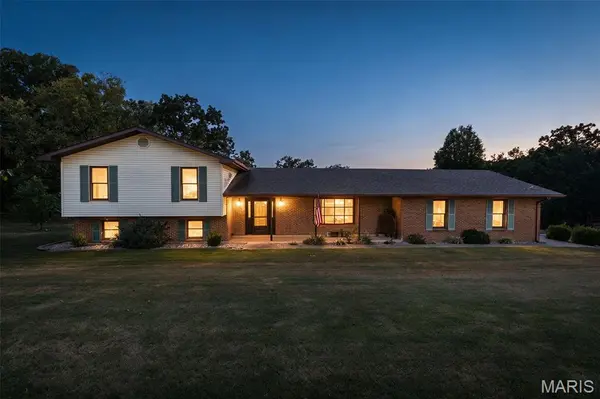 1559 Saddle DR, Festus, MO 63028
