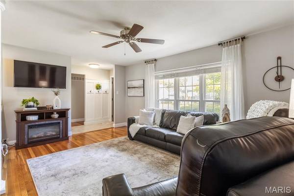 410 Palermo DR, Ballwin, MO 63021