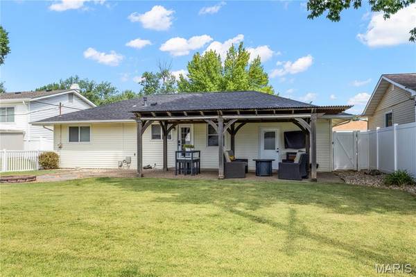 410 Palermo DR, Ballwin, MO 63021