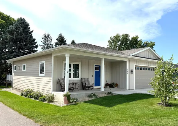 704 Maple PL, Northfield, MN 55057