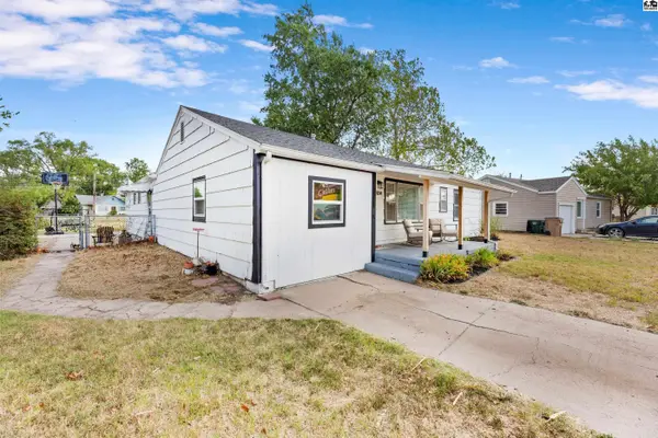1014 College Ln, Hutchinson, KS 67501