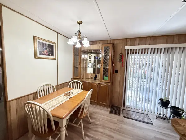 204 Lakeview Dr, Mcpherson, KS 67460