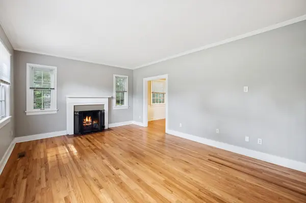 165 E Glenwood Dr, Clarksville, TN 37040
