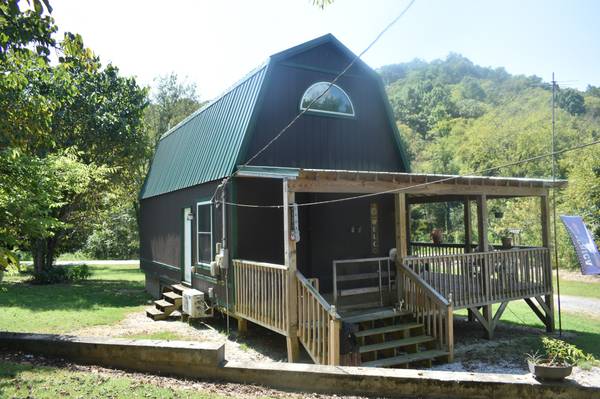 56 Nickajack Rd, Pleasant Shade, TN 37145