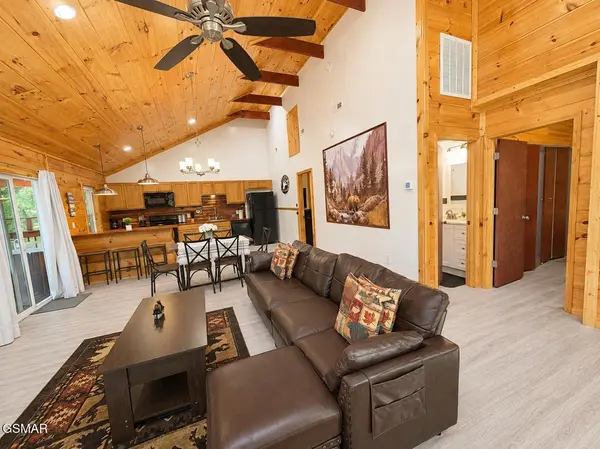 1304 N Oak Court, Sevierville, TN 37876