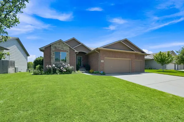 8741 W Conrey, Wichita, KS 67205