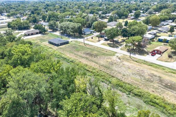 Block 1 Lots 1-6, 8-9, Wellington, KS 67052