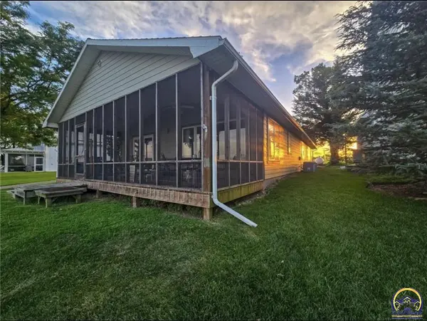 132 Kahola Rd, Council Grove, KS 66846