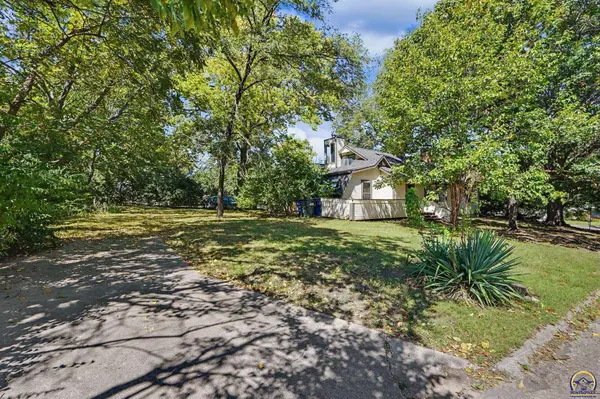 241 Concord Rd, Lawrence, KS 66049