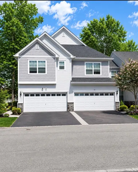 22 Atwood DR, Middletown, NY 10940