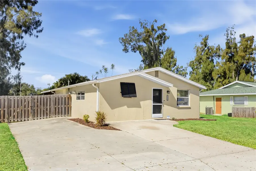 5320 MOELLER AVE, Sarasota, FL 34233