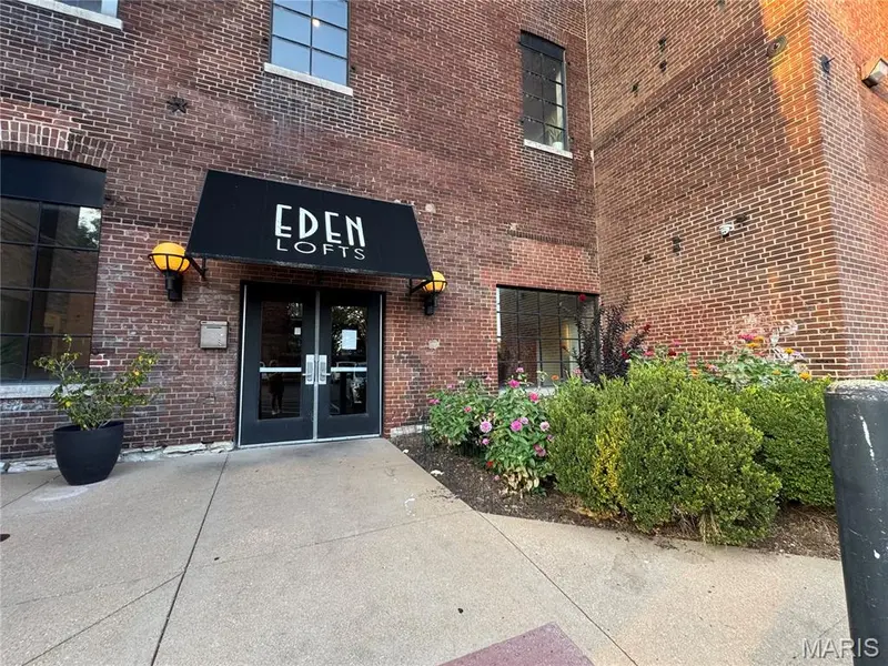 1720 Chouteau AVE #105, St Louis, MO 63103