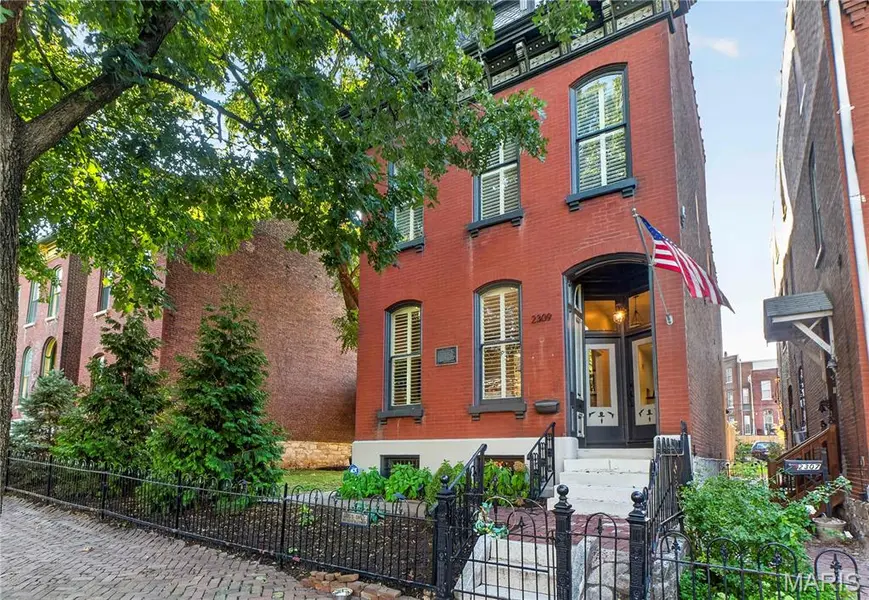 2309 S 12th ST, St Louis, MO 63104