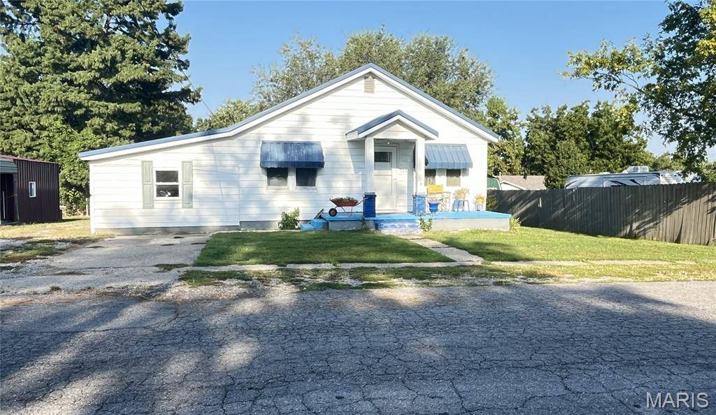 711 Allie ST, Bloomfield, MO 63825