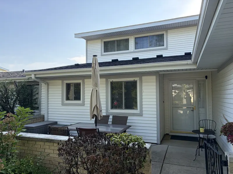 1125 Taunton CT, Schaumburg, IL 60193