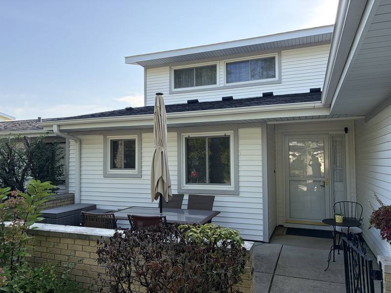 1125 Taunton CT, Schaumburg, IL 60193