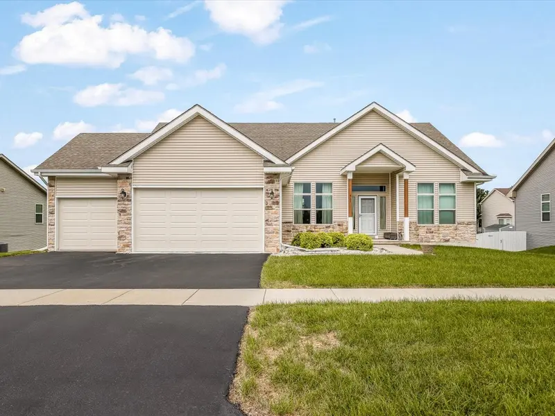 411 Hughes Pkwy, Poplar Grove, IL 61065