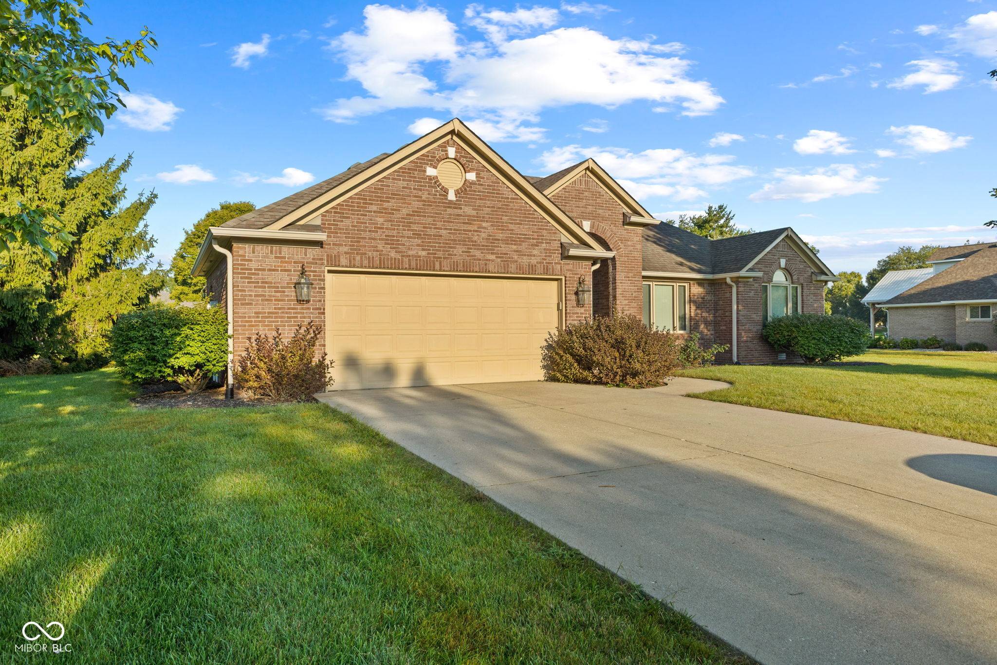 4732 S Grassy CT, New Palestine, IN 46163
