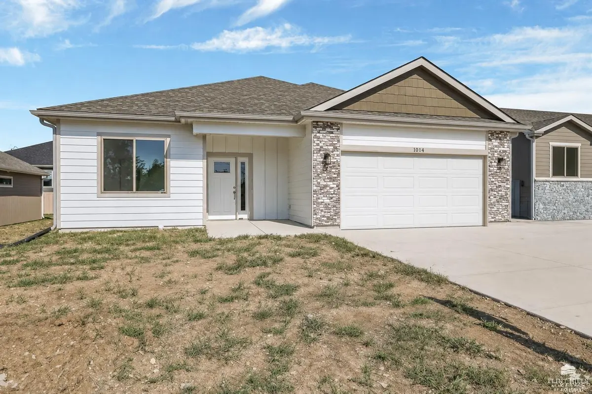 1726 Sutter Woods RD, Junction City, KS 66441