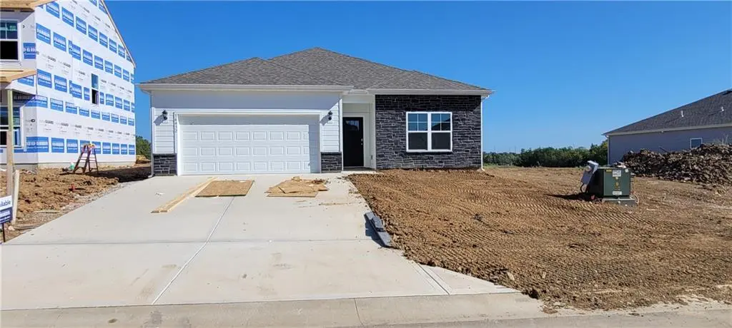 36432 W 102nd PL, De Soto, KS 66018