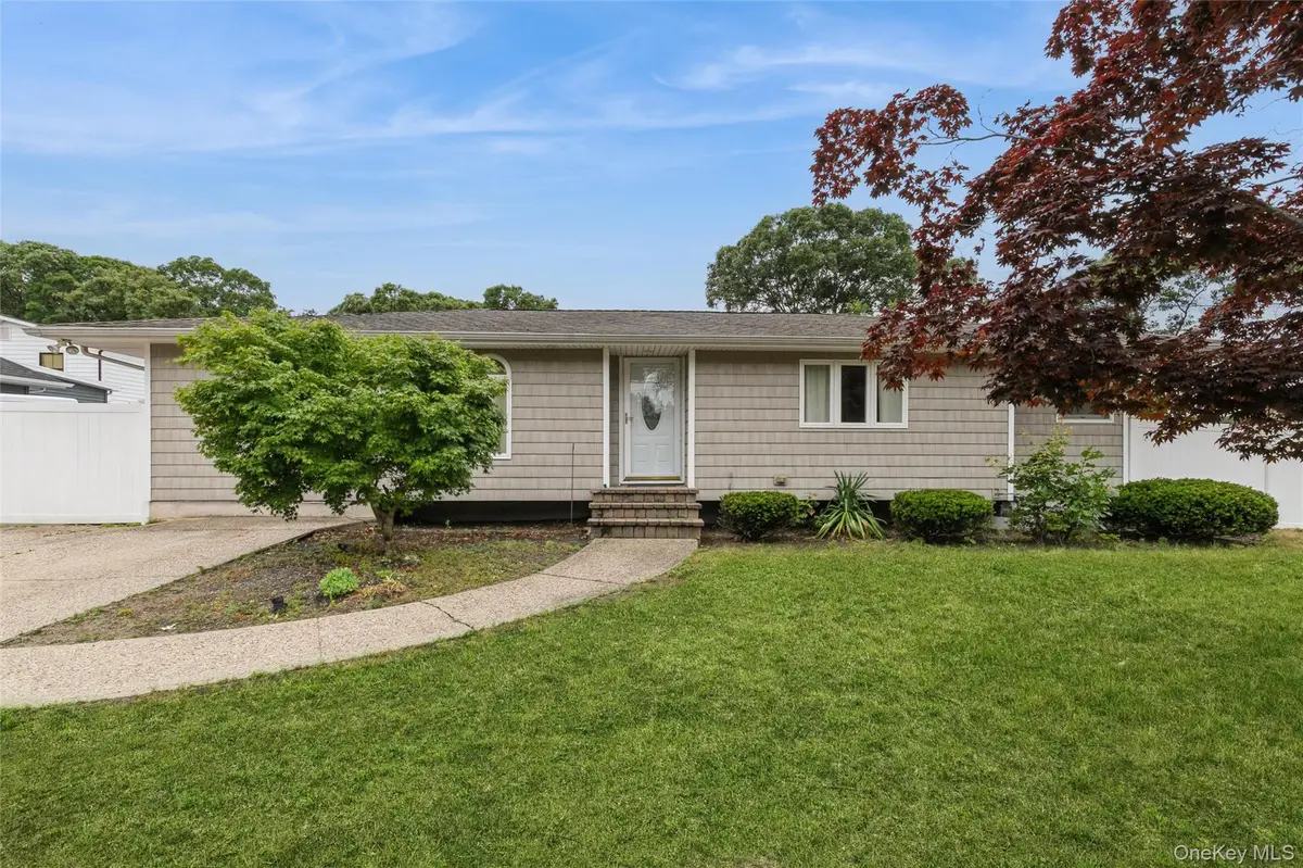 182 Smithtown Polk BLVD, Centereach, NY 11720