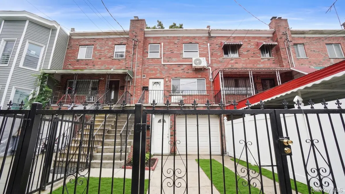 806 E 227th ST, Bronx, NY 10466