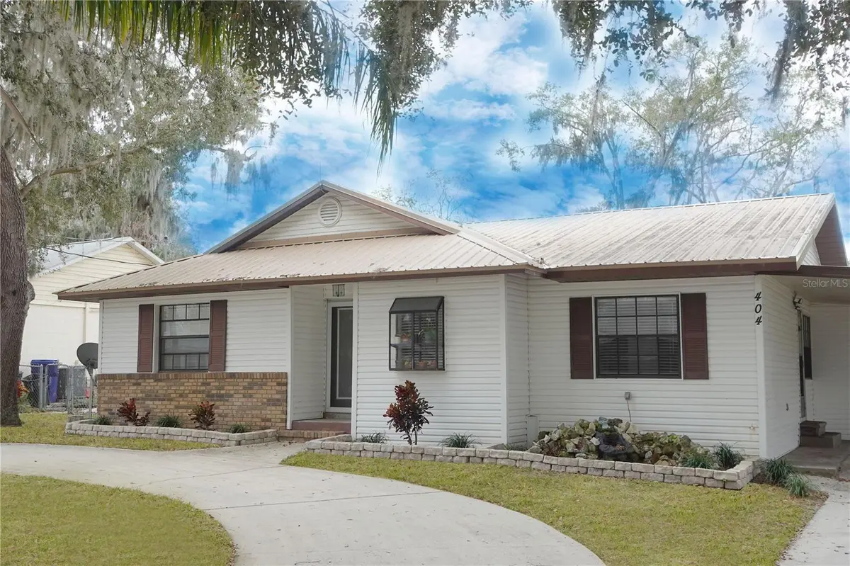 404 CR 487, Lake Panasoffkee, FL 33538