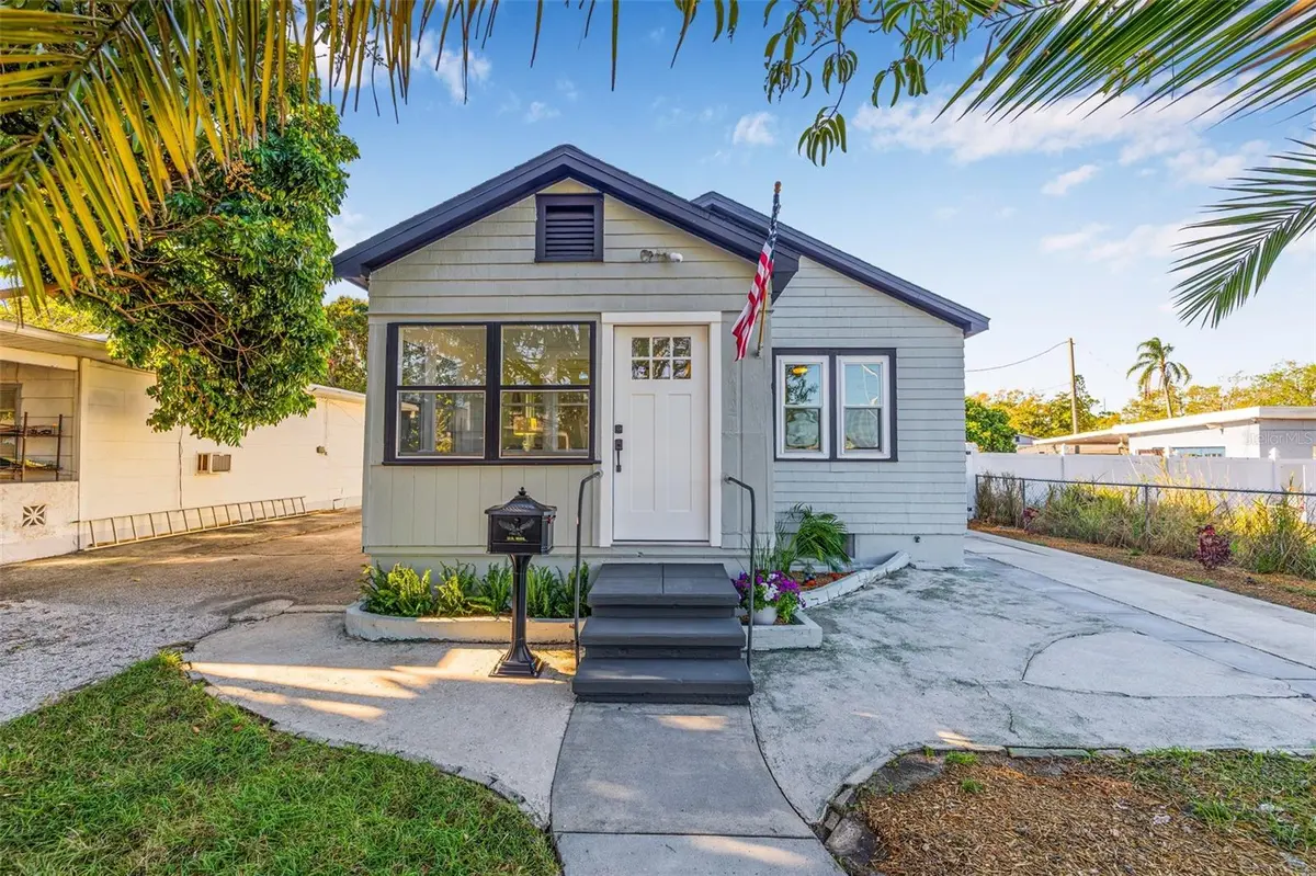 2734 17TH AVE N, St Petersburg, FL 33713