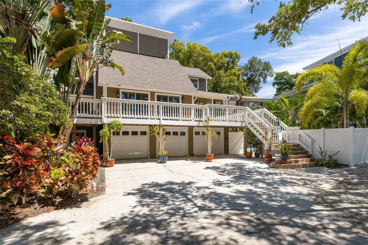13045 POINSETTIA AVE, Seminole, FL 33776