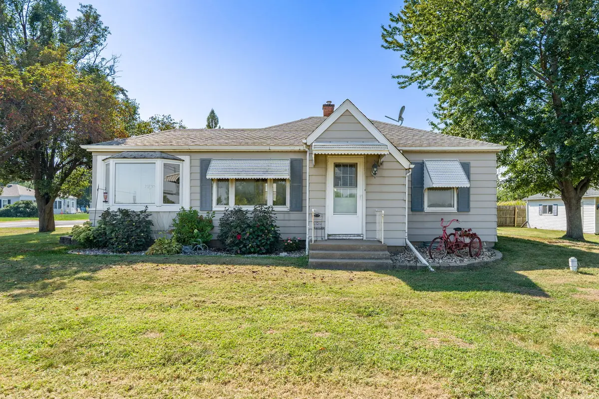 27 Suburban HTS, Milan, IL 61264