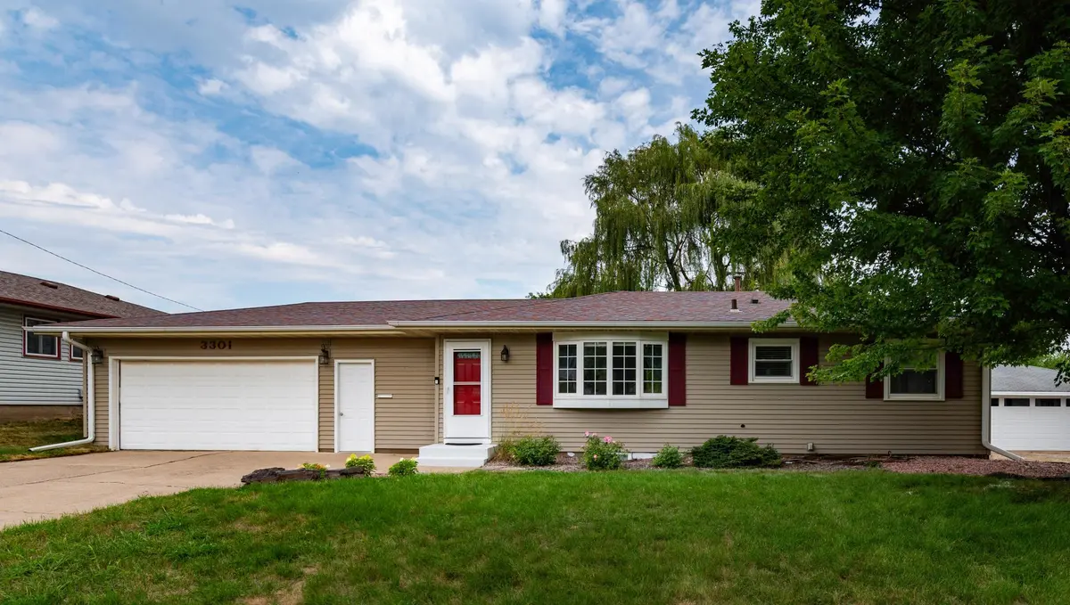 3301 68th ST E, Inver Grove Heights, MN 55076