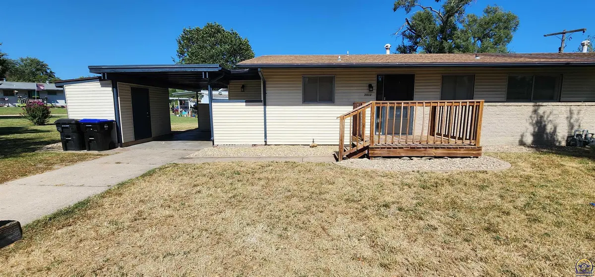 7012 SW Towerview LN, Topeka, KS 66619