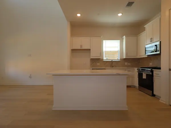 232 Bishop Wood RD, Dripping Springs, TX 78620