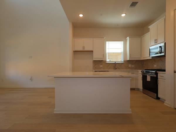 232 Bishop Wood RD, Dripping Springs, TX 78620