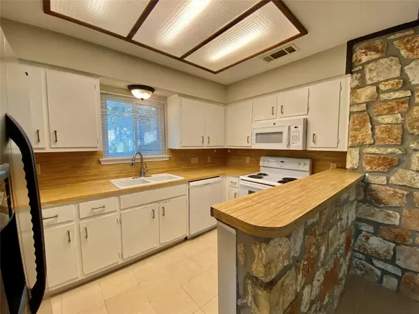 7219 Scenic Brook DR, Austin, TX 78736